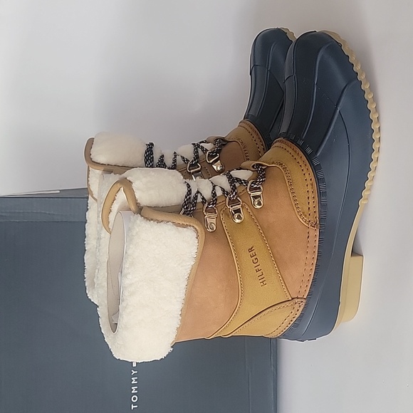 Tommy Hilfiger Shoes - Tommy Hilfiger Rusteen boot Rain-snow Color Dark Natural size 8 New With Box